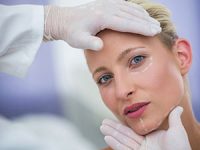 סיבות עיקריות למה לעשות טיפולי פנים מתקדמים אצל רופא פלסטיקאי מומחה