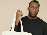 צ'לסי: רשת בגדי היד השנייה שמובילה את תרבות ה-"בואו נעביר את זה הלאה"