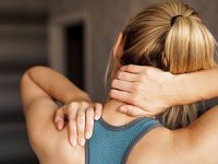 כללית רפואה משלימה על "כתף קפואה": הגורמים, הסימפטומים והטיפולים שעשויים להקל