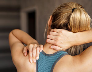 כללית רפואה משלימה על "כתף קפואה": הגורמים, הסימפטומים והטיפולים שעשויים להקל