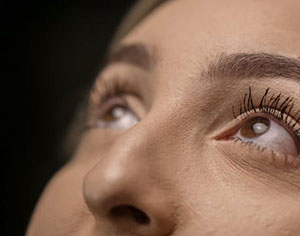 שגרת טיפוח עור נכונה לאמהות טריות: שילוב מוצרי זו סקין בשגרה העמוסה